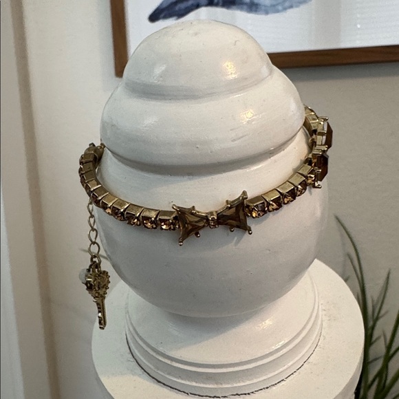 EUC Betsy Johnson Gold Bow Necklace and Bracelet Set - Picture 3 of 12